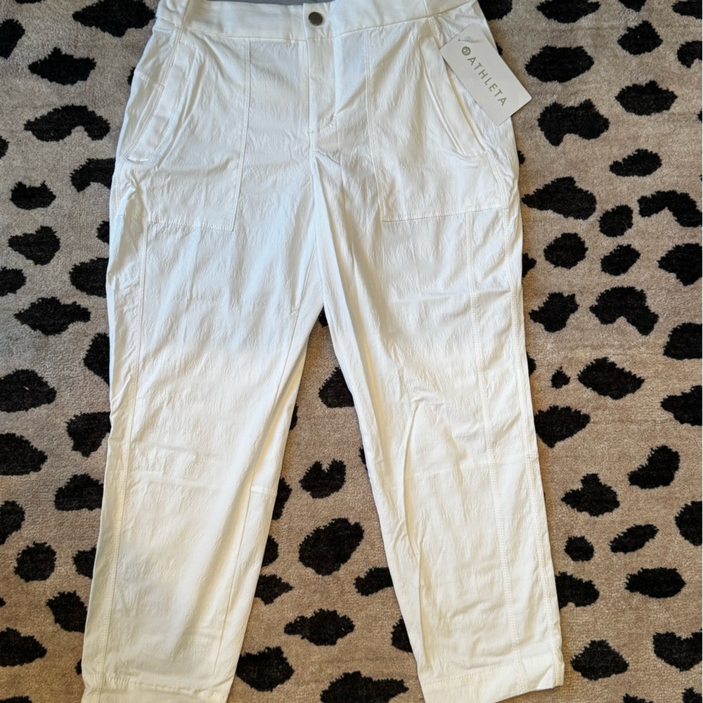 Athleta Trekkie lightweight White crops. NWT Size 8 - Picture 4 of 11